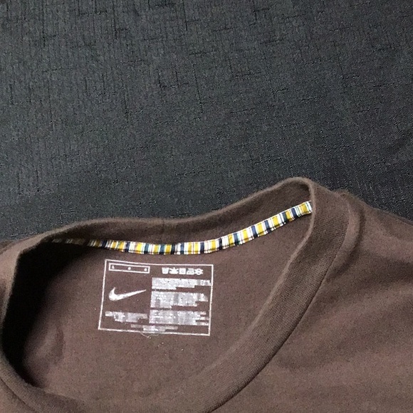 Nike VINTAGE LEBRON JAMES SHIRT - Picture 8 of 14